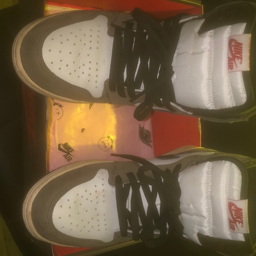 Air Jordan’s 1 high og Travis scots no longer wear asking 175